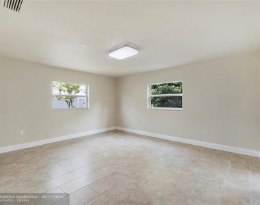 22139 Sw 58th Avenue - Photo Thumbnail 3