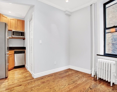 326 East 35th Street - Photo Thumbnail 0