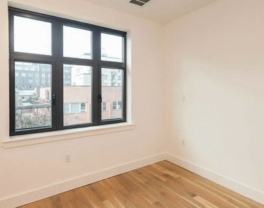 818 Lexington Avenue - Photo Thumbnail 3