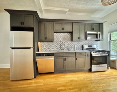 292 Van Brunt Street - Photo Thumbnail 4