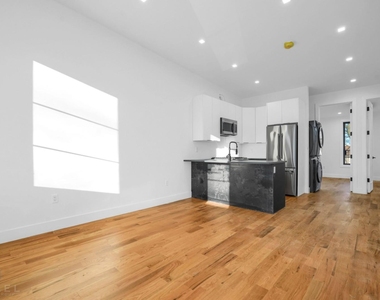 257a Tompkins Ave - Photo Thumbnail 1