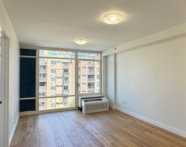 3440 Guider Avenue - Photo Thumbnail 4
