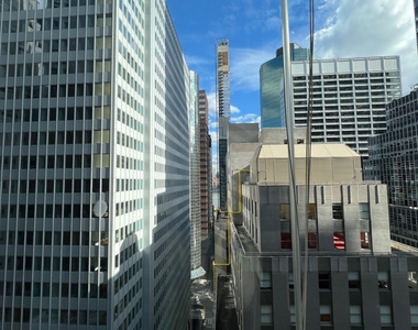 Gold Street | Financial District - Photo Thumbnail 2