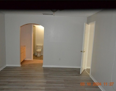 3410 Ellenwood Lane - Photo Thumbnail 10