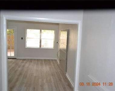 3410 Ellenwood Lane - Photo Thumbnail 9