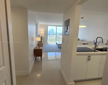 401 Ocean Dr - Photo Thumbnail 13