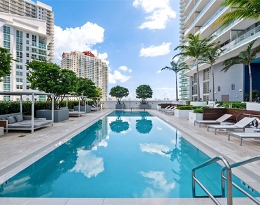 1300 Brickell Bay Dr - Photo Thumbnail 7