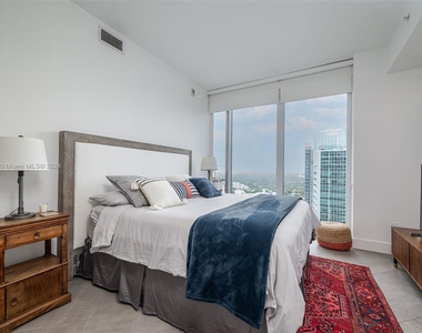 1300 Brickell Bay Dr - Photo Thumbnail 33