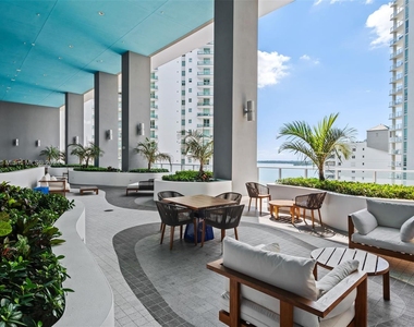 1300 Brickell Bay Dr - Photo Thumbnail 44