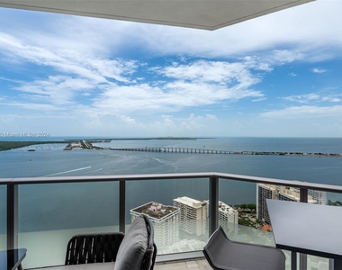 1300 Brickell Bay Dr - Photo Thumbnail 16