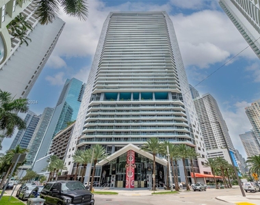 1300 Brickell Bay Dr - Photo Thumbnail 8