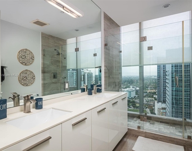 1300 Brickell Bay Dr - Photo Thumbnail 31