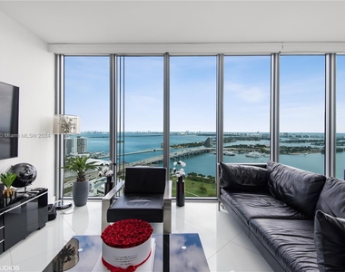 888 Biscayne Blvd - Photo Thumbnail 0