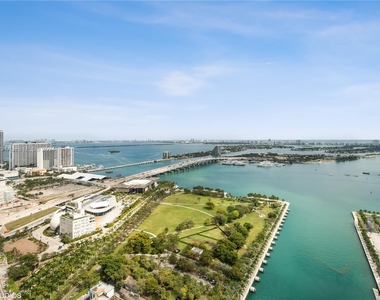 888 Biscayne Blvd - Photo Thumbnail 16