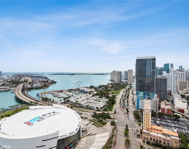 888 Biscayne Blvd - Photo Thumbnail 13