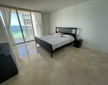 16485 Collins Ave - Photo Thumbnail 8