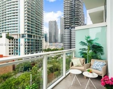 1080 Brickell Ave - Photo Thumbnail 16