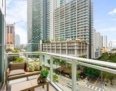 1080 Brickell Ave - Photo Thumbnail 17