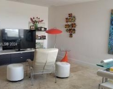 2899 Collins Ave - Photo Thumbnail 1