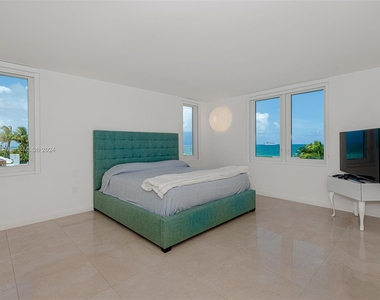 2301 Collins Ave - Photo Thumbnail 15