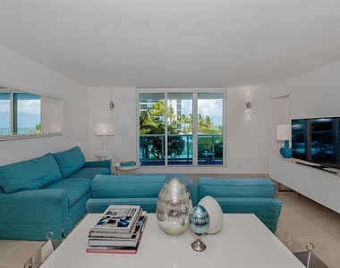 2301 Collins Ave - Photo Thumbnail 6