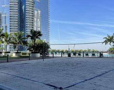 888 Biscayne Blvd - Photo Thumbnail 14