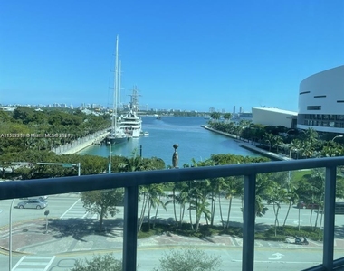 888 Biscayne Blvd - Photo Thumbnail 7