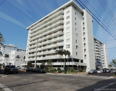 401 Ocean Dr - Photo Thumbnail 14