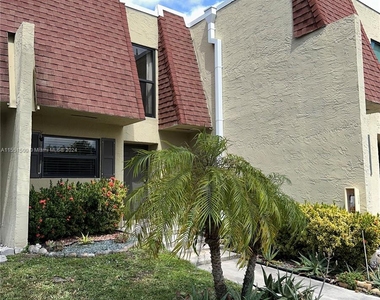 8975 E Palm Tree Ln - Photo Thumbnail 1