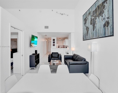 5445 Collins Ave - Photo Thumbnail 39