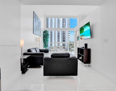 5445 Collins Ave - Photo Thumbnail 26