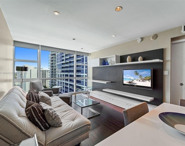 6801 Collins Ave - Photo Thumbnail 21