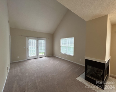 10251 University Park Lane - Photo Thumbnail 8