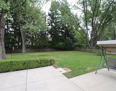 10909 W Lakeshore Drive - Photo Thumbnail 10