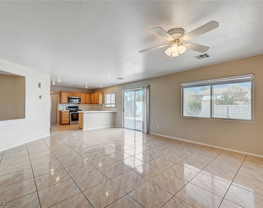 8416 Twinkling Topaz Avenue - Photo Thumbnail 4