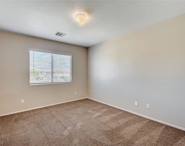 8416 Twinkling Topaz Avenue - Photo Thumbnail 12