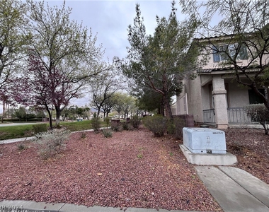 2697 Heathrow Street - Photo Thumbnail 4