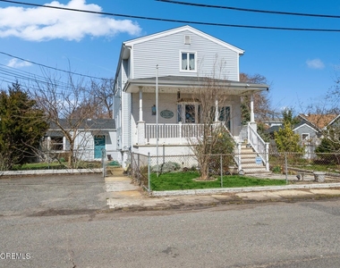 109 Lawrence Avenue - Photo Thumbnail 1