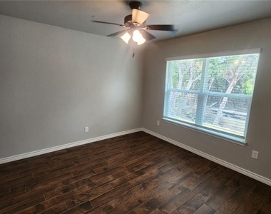 1316 Cedar Bend - Photo Thumbnail 5