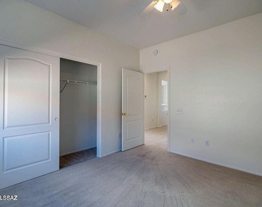 14256 N Greenspun Place - Photo Thumbnail 19