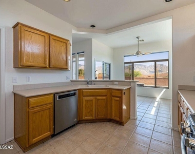 14256 N Greenspun Place - Photo Thumbnail 11