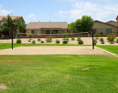 104 E Desert Bell Way - Photo Thumbnail 22