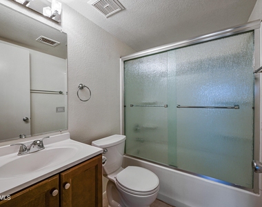 11102 W Turney Avenue - Photo Thumbnail 25