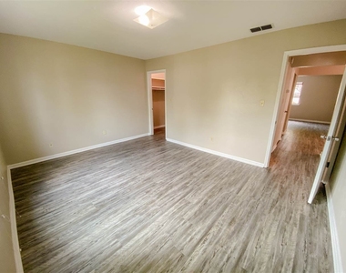 1445 Willow Bend Way - Photo Thumbnail 24