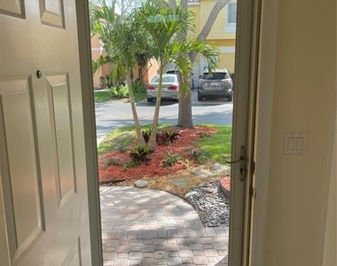 1724 Royal Palm Way - Photo Thumbnail 12