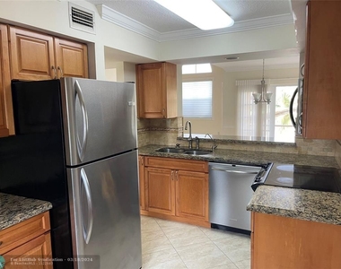 1724 Royal Palm Way - Photo Thumbnail 8