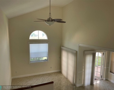 1724 Royal Palm Way - Photo Thumbnail 27