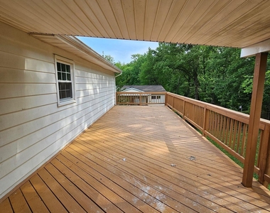 5041 Lynwood Drive - Photo Thumbnail 10