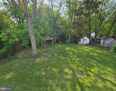 5041 Lynwood Drive - Photo Thumbnail 14