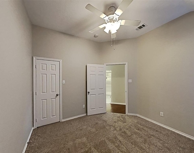 5813 Ozark Drive - Photo Thumbnail 10